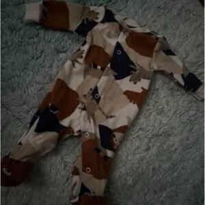 Newborn baby clothes
